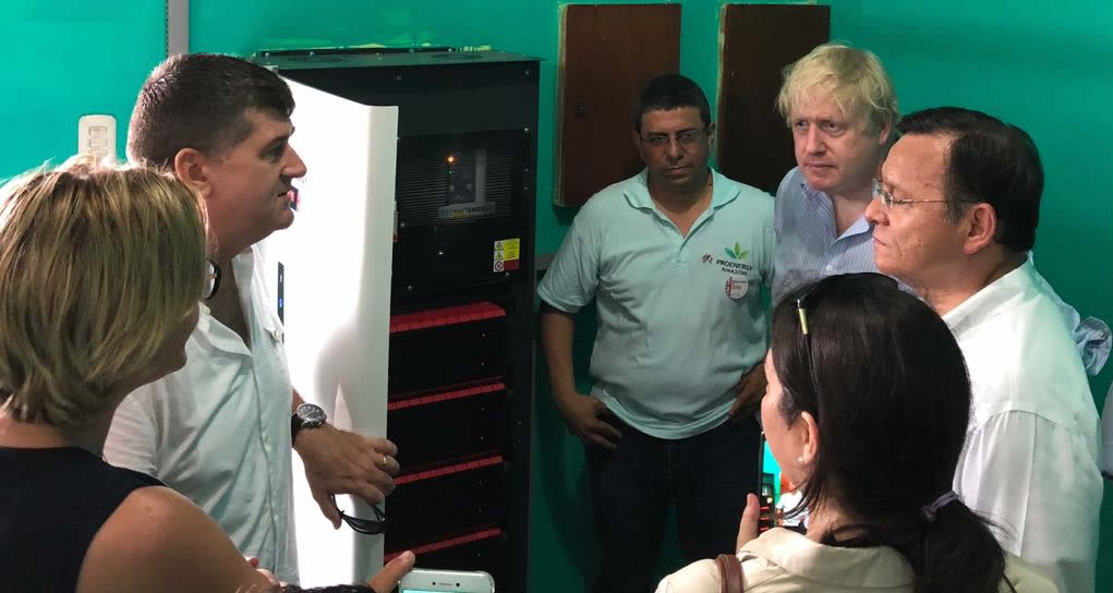 Pomoc lidem postiženým zemětřesením v Nepálu